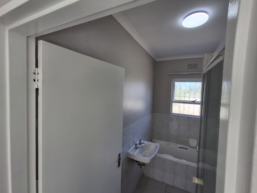 To Let 2 Bedroom Property for Rent in Windsor Park Western Cape